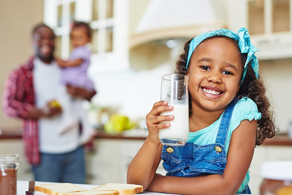 Rainbow-Diary-Uganda-Limited-sharing-UHT-sweetened-Milk